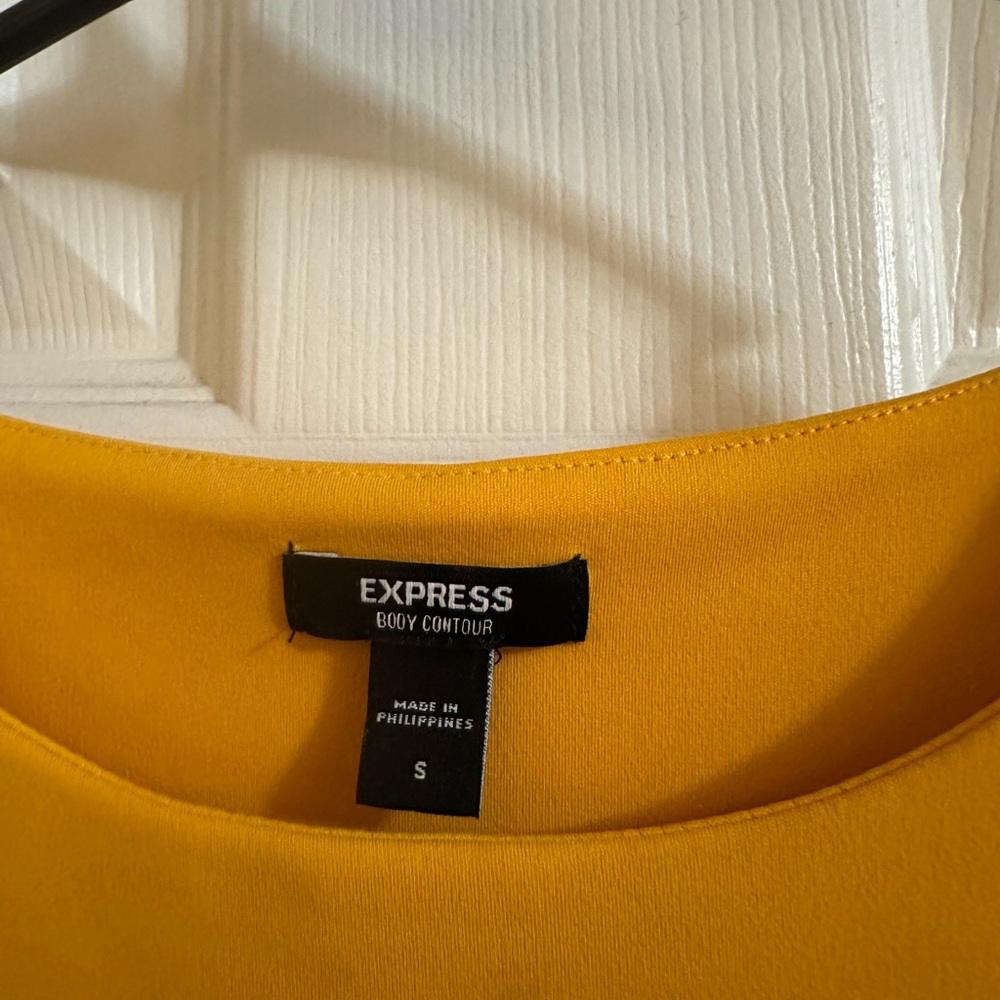 Express Top - Picture 2 of 3